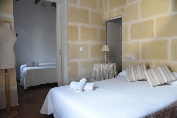 3 bedrooms, WiFi, bed sheets