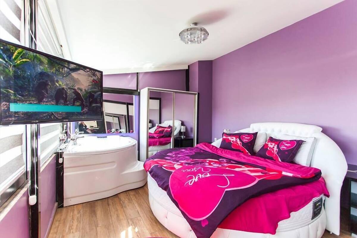 Luxury Apartment, 1 Double Bed, Smoking, Jetted Tub