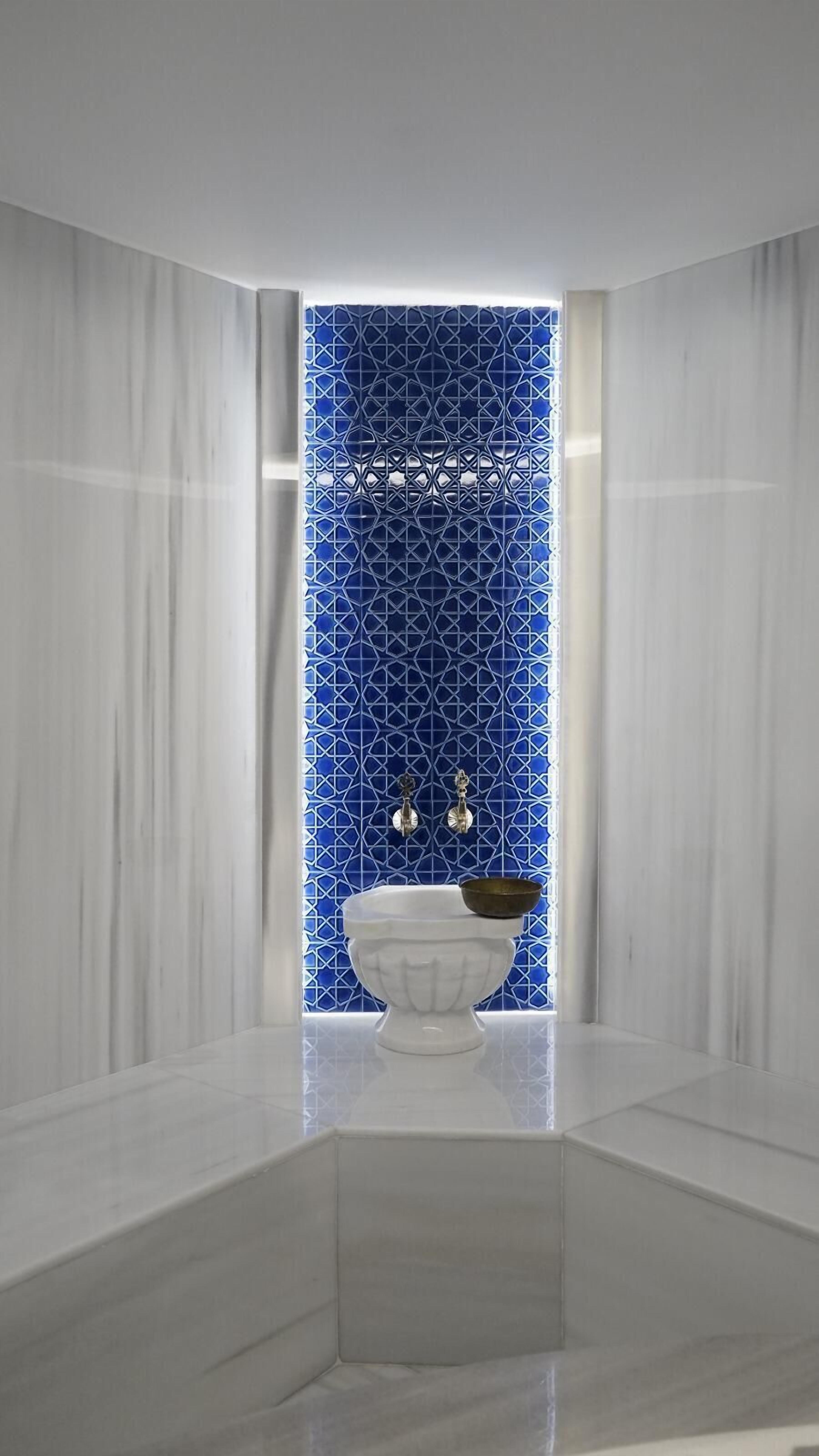 hot tub, hot springs/mineral springs