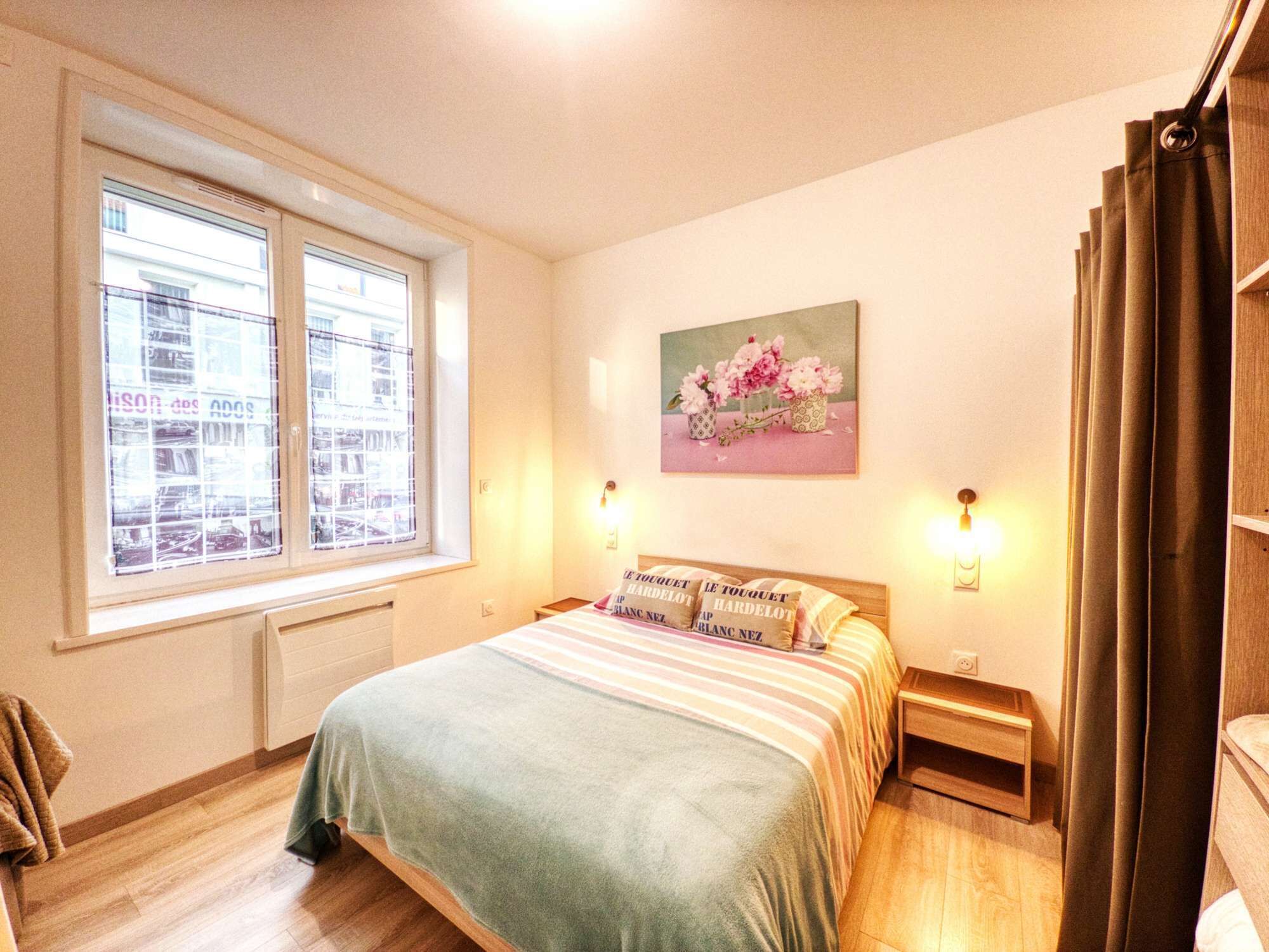 2 bedrooms, desk, iron/ironing board, WiFi