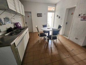 Mini-Kühlschrank, Kochgeschirr/Geschirr/Besteck