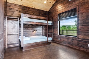5 bedrooms, WiFi