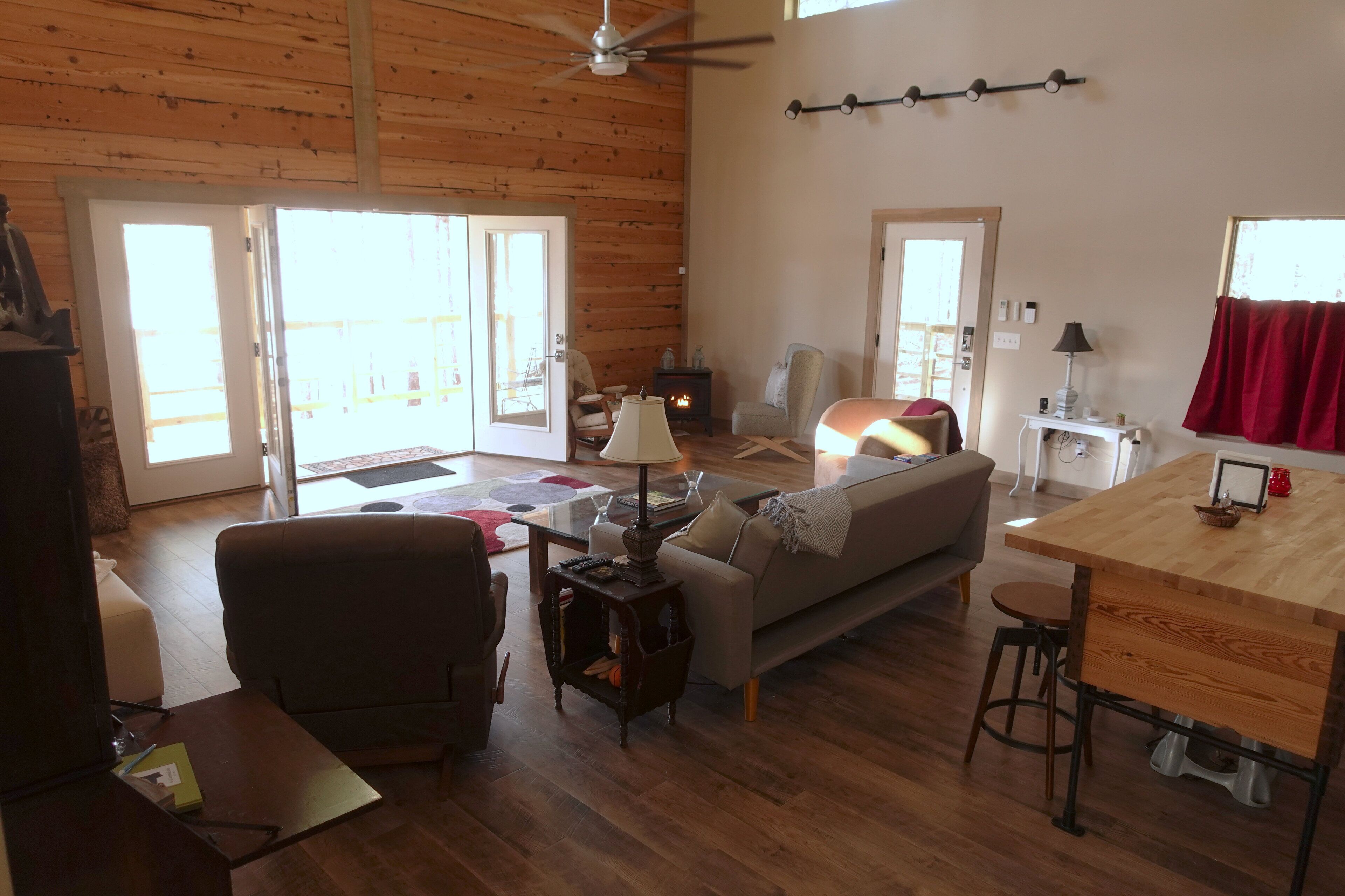 Smart TV, fireplace, DVD player, video library