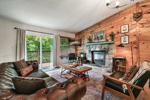 Smart-TV, Kamin, Tischfußball