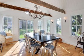 Dining - Reconstructed History (Orleans)