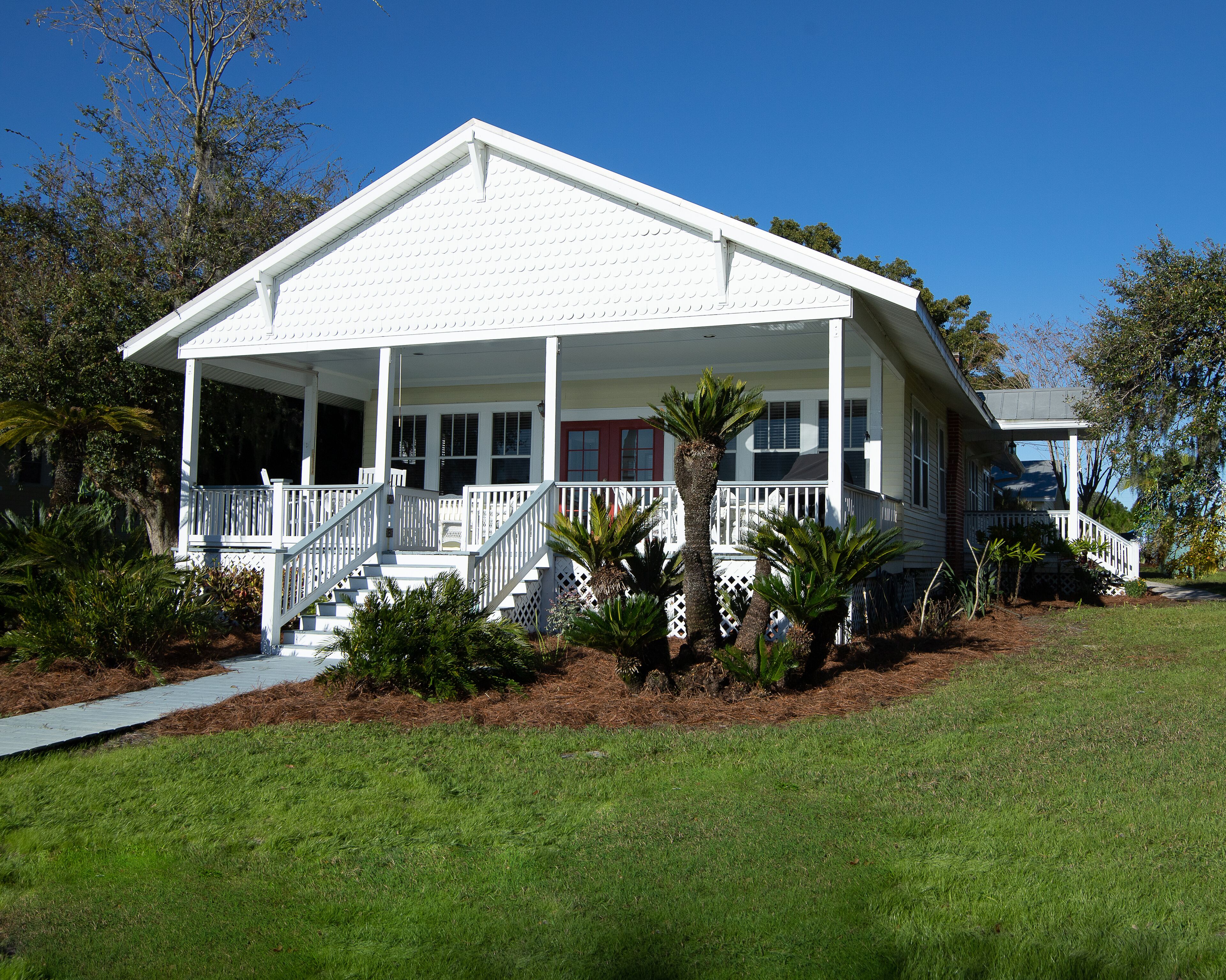 Central Florida Crooked Lake Bungalow