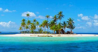 San Blas Private Oceanfront Cabin