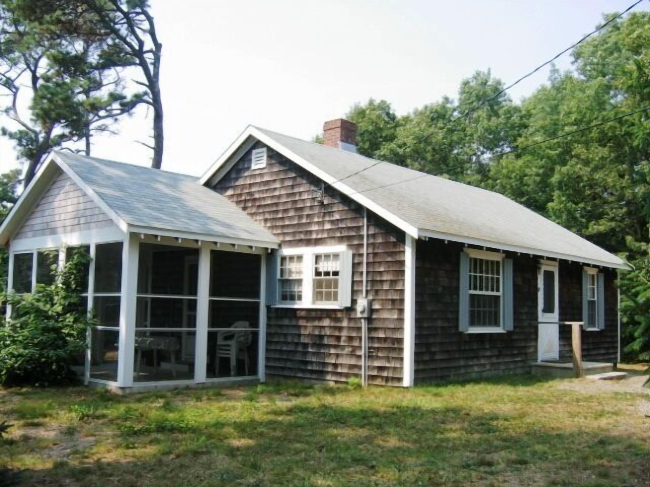 Classic Cape Cod Cottage With Access To Private Association Beach