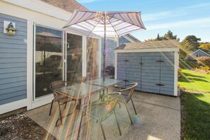 屋外ダイニングエリア