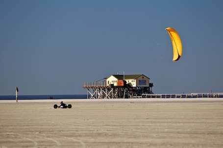 Beach nearby, beach bar