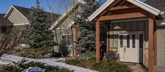 Elite Property w/ Million Dollar View + Hot Tub