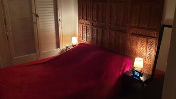 1 slaapkamer, een strijkplank/strijkijzer, gratis wifi