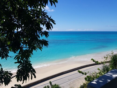 Orrie's Beach Bar Hotel