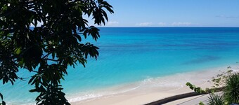 Orrie's Beach Bar Hotel