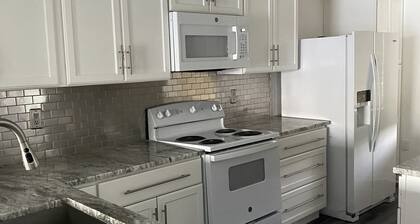 Impresionante condominio con vista al lago en el piso superior