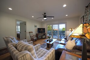 Smart TV, DVD player, video library