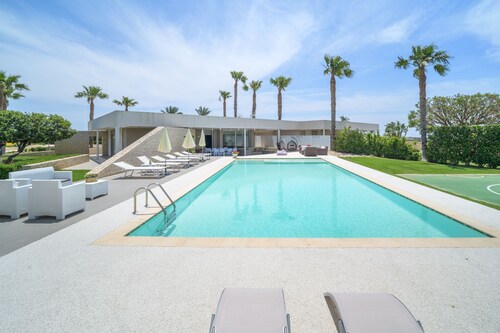 Venere, villa with private pool and  gym near the sea in Marina di Ragusa