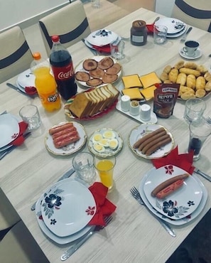 Free daily continental breakfast
