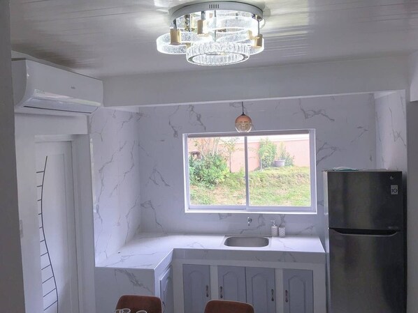 2 makuuhuonetta, tallelokero huoneessa, silitysrauta/-lauta, Wi-Fi