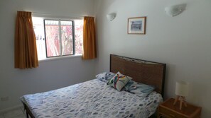 2 bedrooms, iron/ironing board, WiFi, bed sheets