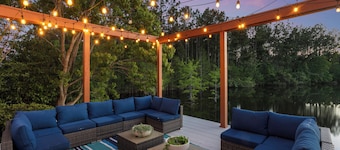 Specialbyggt Lake House