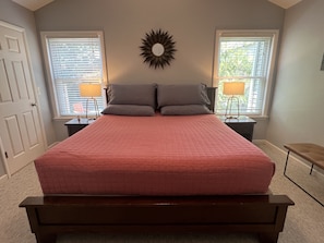 4 bedrooms, desk, iron/ironing board, free WiFi