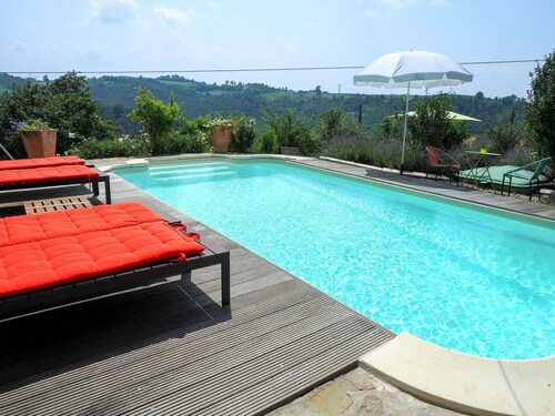 Joli appartement pour 6 personnes avec piscine, TV et terrasse