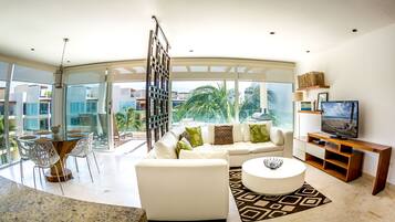 Condo, 3 habitaciones | Área de sala de estar