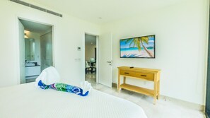 Room - Oceana 232 Playa del Carmen Condo with Pool and Sundeck Area by RedAwning (Playa del Carmen)