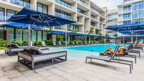 Pool - Oceana 232 Playa del Carmen Condo with Pool and Sundeck Area by RedAwning (Playa del Carmen)