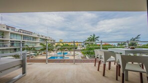Outdoor dining - Magia Playa 202 A 2 Bedroom Condo by RedAwning (Playa del Carmen)