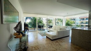 Condo, 2 habitaciones | Sala de estar