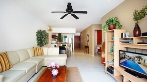 Living area - Meridian 107 2 Bedroom Condo by RedAwning (Playa del Carmen)