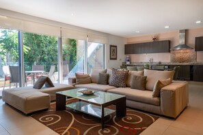 Apartment, 2 Schlafzimmer | Wohnbereich