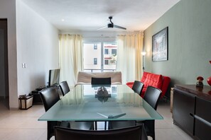 Condo, 2 habitaciones | Restaurantes