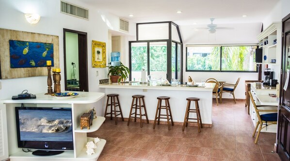 Condo, 1 Bedroom | Interior