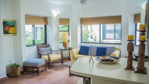 Condo, 1 Bedroom | Dining