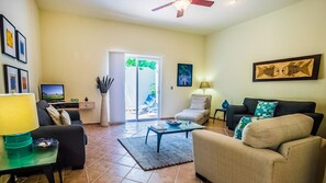 Condo, 2 habitaciones | Sala de estar