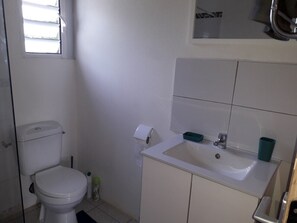 Shower, towels