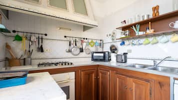 Microonde, forno, lavastoviglie, freezer