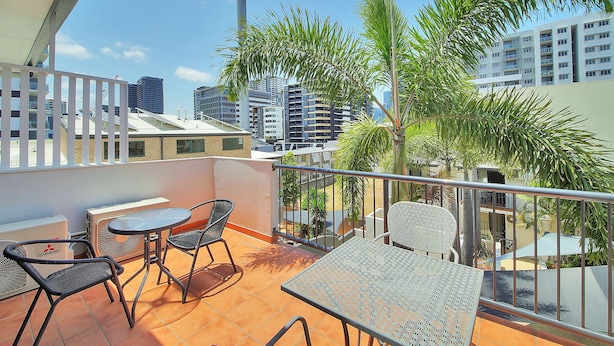 Unclassified image, 1 of 40, button - Airtrip Apartment on Russell St (South Brisbane)