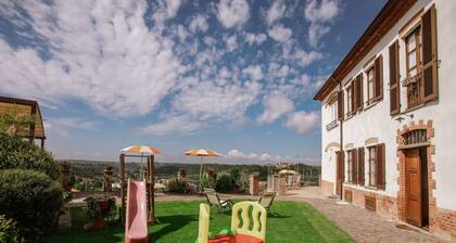 Nice apartment for 4 people with A/C, WIFI, pool, TV, patio, pets allowed and parking