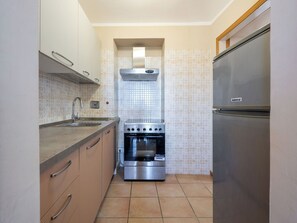 Oven, dishwasher, toaster, freezer