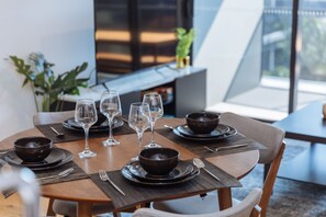 Chambre Ville double | Repas dans la chambre