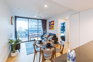 10903 | In-room dining