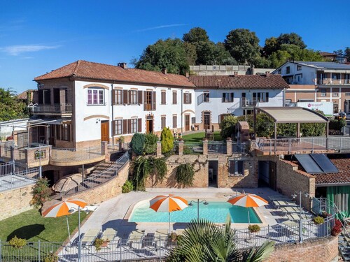 Cosy apartment for 4 people with A/C, WIFI, pool, TV, patio and pets allowed