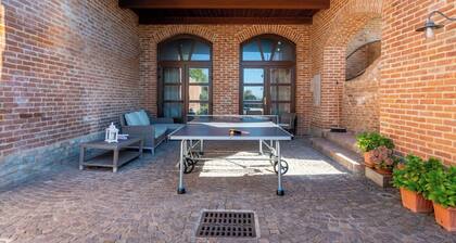 Cosy apartment for 7 people with WIFI, pool, A/C, TV, patio and pets allowed