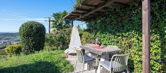 Cosy apartment for 9 people with A/C, WIFI, pool, TV, patio and pets allowed