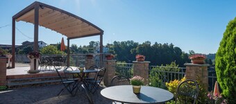 Nice apartment for 9 guests with pool, WIFI, A/C, TV, patio and pets allowed