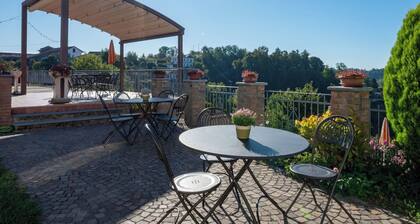 Nice apartment for 9 guests with A/C, WIFI, pool, TV, patio and pets allowed